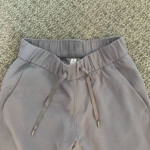 LULULEMON ON THE FLY JOGGER SIZE 2